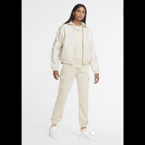 Nike Icon Clash Synthetic Fill Jacket Oatmeal  sz medium - Picture 4 of 14